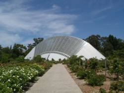 La serre tropicale de l'extérieur